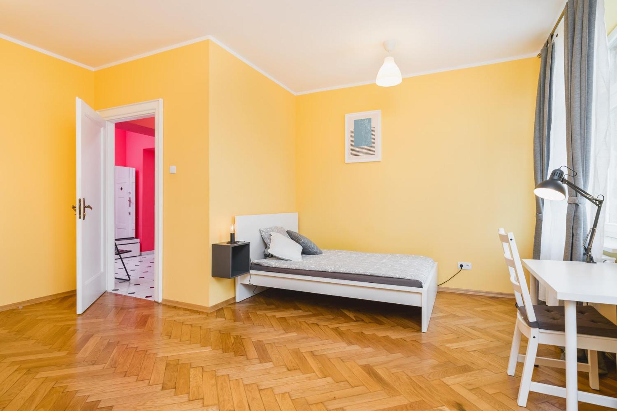 Modern Urban Escape - Old Town Apartment - By Upstairs Krakow Ngoại thất bức ảnh